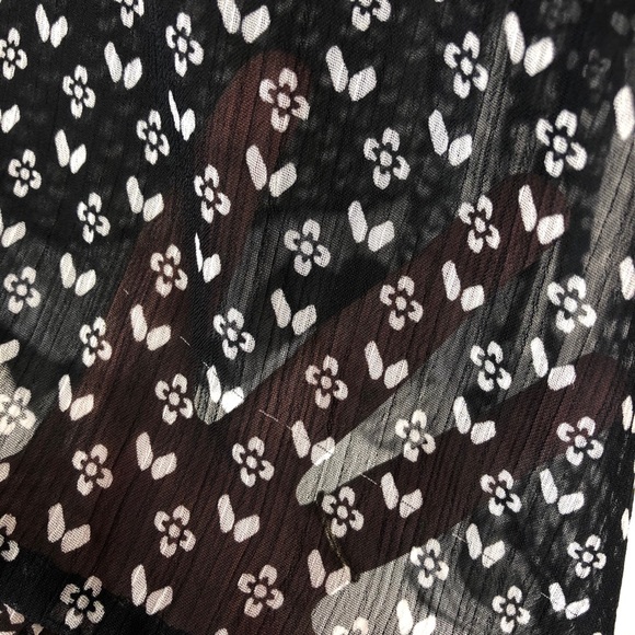 Jessica Simpson | Sheer Maternity Blouse - Picture 3 of 4